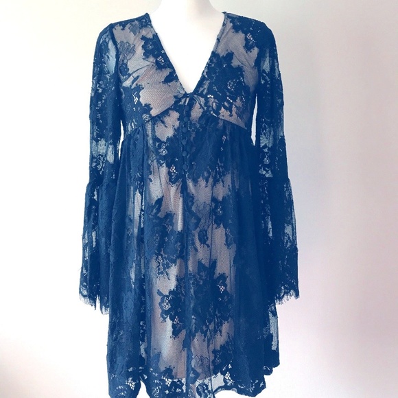 Xhilaration Dresses & Skirts - Womens Black Ebony Floral Lace Long Sleeve Shift Xhilaration Dresses & Skirts - Womens Black Ebony Floral Lace Long Sleeve Shift